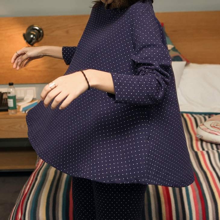 レディース　パジャマ　ナイトウェア　ラウンドネック　ドット柄　水玉　総柄　コットン　長袖　シンプル　カジュアル　フリーサイズ　フェミニン　大人可愛い　リラックス　ルームウェア　ラフスタイル　ネイビー　イエロー　送料無料