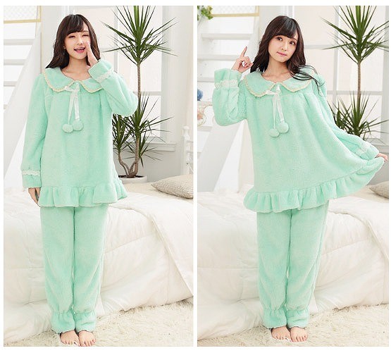 レディース　パジャマ　ナイトウェア　ゆったり　フリル　ボンボン　無地　ラウンドネック　長袖　大きいサイズ　シンプル　カジュアル　フェミニン　大人可愛い　リラックス　ルームウェア　ラフスタイル　グリーン　ホワイト　送料無料