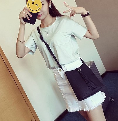 レディース　ショルダーバッグ　トートバッグ　肩掛け　斜め掛け　おしゃれ　可愛い　カジュアル　無地　お出かけ　デート　オフィス　デイリー　通勤　通学　ピンク　グレー　ブラック　レッド　送料無料