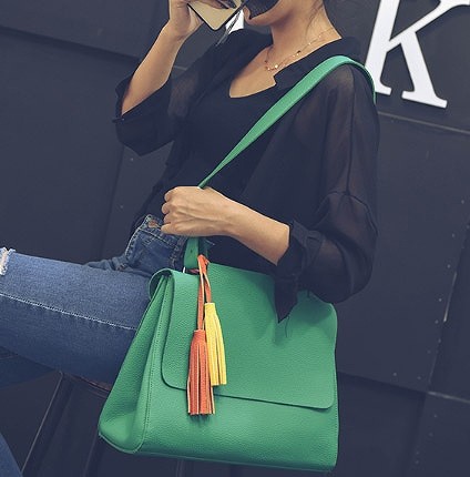 レディース　ショルダーバッグ　ハンドバッグ　2WAY　ドクターバッグ　肩掛け　斜め掛け　おしゃれ　可愛い　カジュアル　無地　お出かけ　デート　オフィス　デイリー　グレー　ブラウン　グリーン　ブラック　送料無料