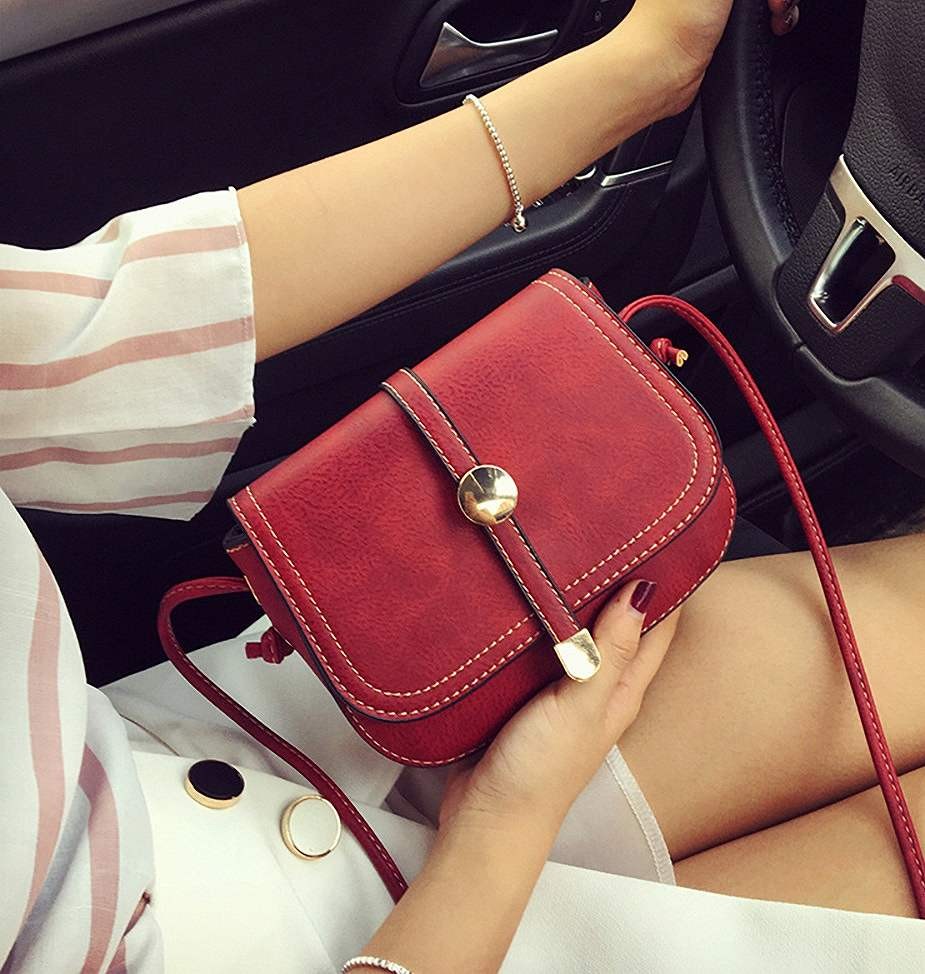 レディース　ミニショルダーバッグ　ＰＵレザー　フリップ　おしゃれ　可愛い　カジュアル　お出かけ　デート　旅行　デイリー　コーヒー　ブラウン　ピンク　送料無料