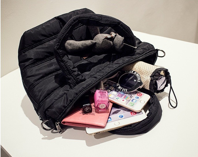 レディース　ハンドバッグ　ショルダー　２ｗａｙ　ソリッド　ダウンクッション　おしゃれ　可愛い　カジュアル　お出かけ　デート　旅行　デイリー　カモフラ　ドット　ソリッド　送料無料