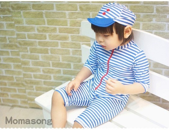 キッズ　ジュニア　男の子　水着　スイムパンツ　ラッシュガード　5分袖　ボーダー　スイムウェア　かわいい　キュート　夏　ビーチ　リゾート　マリン　海水浴　プール　スイミング　ブルー×ホワイト　送料無料