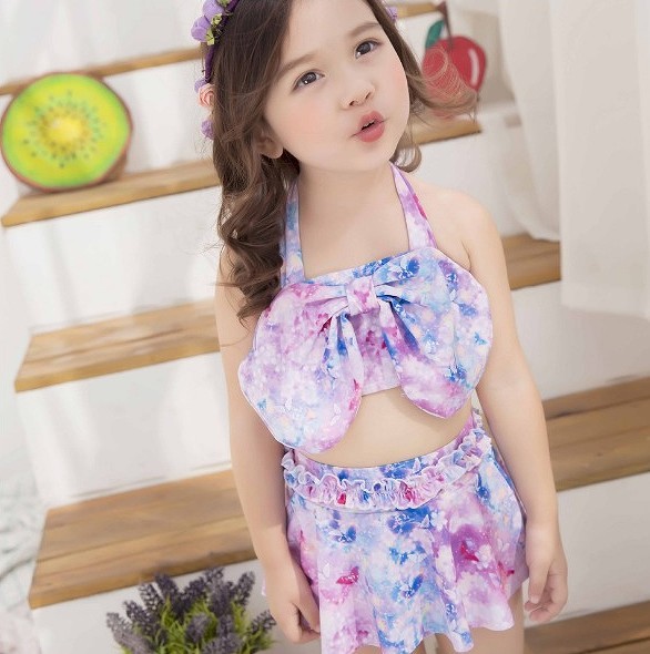 キッズ　ジュニア　女の子　水着　ビキニ　スカート　セット　総柄　フラワー　花柄　スイムウェア　かわいい　キュート　夏　ビーチ　リゾート　マリン　海水浴　プール　スイミング　ホワイト×パープル　送料無料