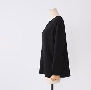 レディース　長袖　Vネック　シフォン　シャツ　ブラウス　トップス　春　ロングシャツ　女性用　清楚　大人　キュート　可愛い　おしゃれ　セクシー　ファッション　S　M　L　XL　サイズ　ホワイト　ブラック　白　黒　送料無料