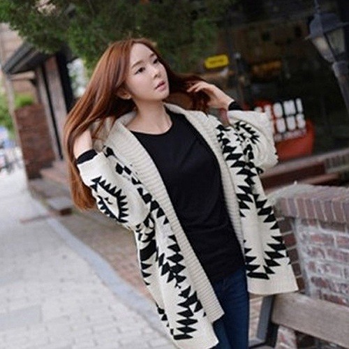 レディース　カーディガン　ガウン　トップス　ニット　ゆったり　セーター　コート　ショート　アウター　羽織　上着　ミディアムコート　大人　女性　おしゃれ　セクシー　可愛い　ブラック　ホワイト　黒　白　フリーサイズ　ワンサイズ　送料無料