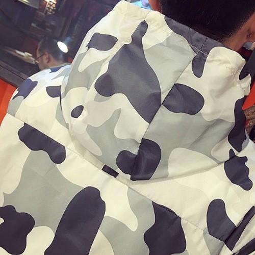 メンズ　アウター　パーカー　フード付き　ジップアップ　長袖　迷彩　カモフラ　カジュアル　おしゃれ　きれいめ　キレイメ　大きいサイズ　シンプル　デイリー　お出かけ　デート　グリーン×ホワイト　送料無料