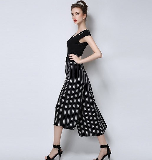 レディース　ワイドレッグパンツ　美シルエット　ワイドパンツ　ボトムス　春　夏　女性　大人　カジュアル　キュート　可愛い　おしゃれ　ファッション　ホワイト　ブラック　白　黒　M　L　XL　送料無料