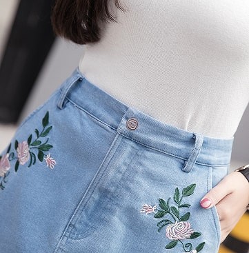 レディース　デニム　花柄　刺繍　スカート　ボトムス　ジーンズ　春　夏　女性　大人　カジュアル　キュート　可愛い　おしゃれ　セクシー　ファッション　ライトブルー　ネイビー　S　M　L　XL　サイズ　送料無料