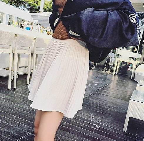 レディース　プリーツスカート　ミニスカート　春　夏　女性　大人　カジュアル　キュート　可愛い　おしゃれ　セクシー　ファッション　ホワイト　ブラック　フリーサイズ　ワンサイズ　無地　送料無料