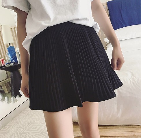 レディース　プリーツスカート　ミニスカート　春　夏　女性　大人　カジュアル　キュート　可愛い　おしゃれ　セクシー　ファッション　ホワイト　ブラック　フリーサイズ　ワンサイズ　無地　送料無料