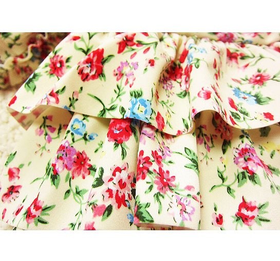 キッズ　女の子　水着　ワンピース　フレア　フリル　リボン　帽子　キャップ　海　プール　スイミング　ビーチ　リゾート　マリン　海水浴　夏休み　旅行　可愛い　キュート　子供　ジュニア　ホワイト　レッド　S　M　L　XL　XXL　サイズ　送料無料