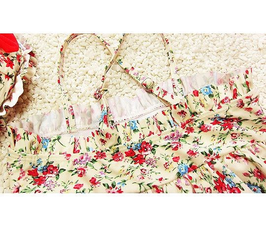 キッズ　女の子　水着　ワンピース　フレア　フリル　リボン　帽子　キャップ　海　プール　スイミング　ビーチ　リゾート　マリン　海水浴　夏休み　旅行　可愛い　キュート　子供　ジュニア　ホワイト　レッド　S　M　L　XL　XXL　サイズ　送料無料