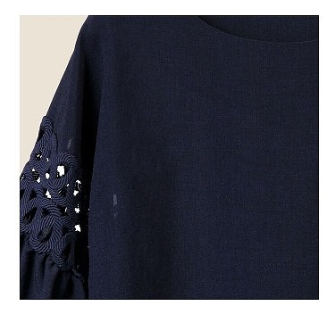 レディース　Tシャツ　ブラウス　フレアスリーブ　五分袖　ラウンドネック　トップス　カジュアル　キュート　可愛い　フェミニン　セクシー　きれいめ　エレガント　おしゃれ　ホワイト　ネイビー　白　紺色　M　L　XL　2XL　3XL　大きいサイズ　サイズ　送料無料