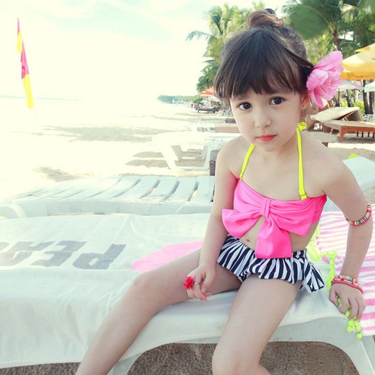 キッズ　女の子　水着　ビキニ　リボン　ホルターネック　スカート　フレア　韓国　海　プール　スイミング　ビーチ　リゾート　マリン　海水浴　夏休み　旅行　可愛い　キュート　子供　ジュニア　ブラック　ホワイト　S　M　L　XL　XXL　サイズ　送料無料