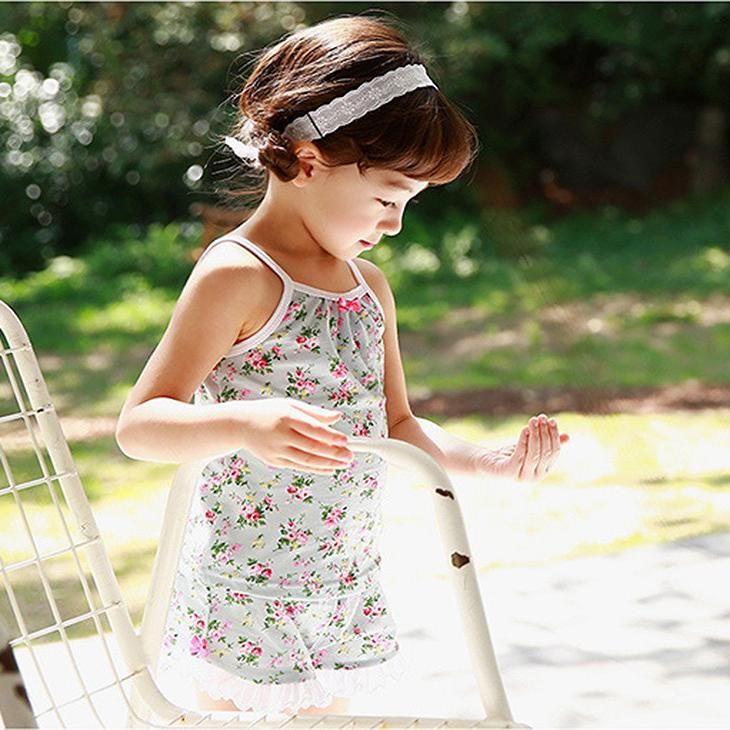キッズ　女の子　水着　花柄　キャミソール　短パン　レース　海　プール　スイミング　ビーチ　リゾート　マリン　海水浴　夏休み　旅行　可愛い　キュート　子供　ジュニア　ホワイト　S　M　L　XL　サイズ　送料無料