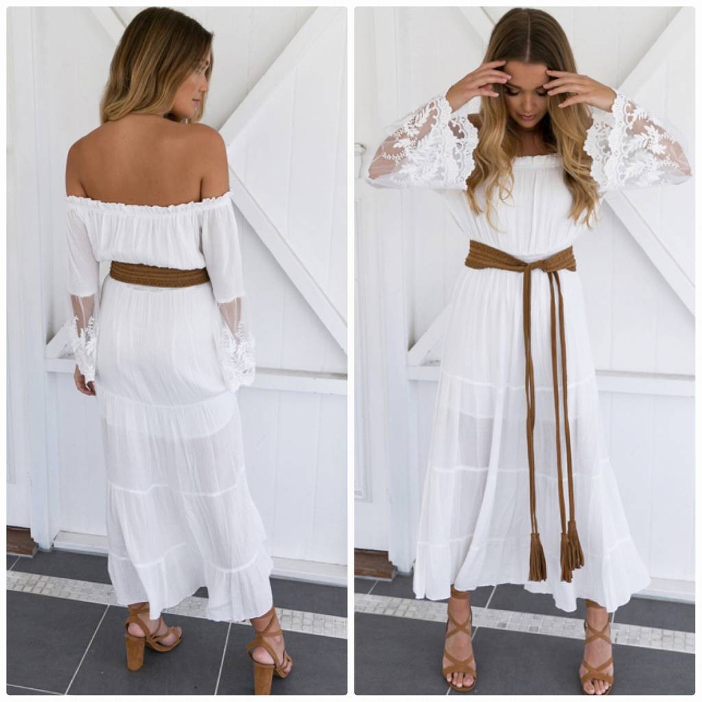レディース　マキシ丈　ロング丈　ワンピース　オフショルダー　レース　透け感　フレアスリーブ　カジュアル　キュート　可愛い　フェミニン　セクシー　きれいめ　上品　エレガント　おしゃれ　お出かけ　お呼ばれ　ホワイト　白色　S　M　L　XL　サイズ　送料無料
