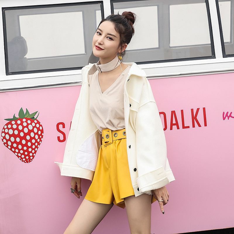 レディース　ボトムス　ショートパンツ　レザーパンツ　皮パン　革パン　PUレザー　ストリートファッション　かわいい　フェミニン　かっこいい　ブラック　黒　黄色　イエロー　送料無料