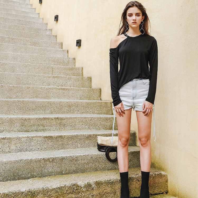 レディース　ワンショルダー　Tシャツ　長袖　ロングTシャツ　ショルダーカット　ロングスリーブ　トップス　カジュアル　キュート　大人　可愛い　フェミニン　おしゃれ　お出かけ　デイリー　ブラック　黒色　S　Ｍ　サイズ　送料無料