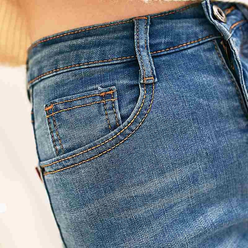 レディース　ボトムス　ジーンズ　デニムパンツ　スキニー　スリム　ダメージ加工　切りっぱなし　クロップド　無地　大人可愛い　カジュアル　大きいサイズ　シンプル　美脚　脚長　デイリー　お出かけ　デート　ブルー　送料無料