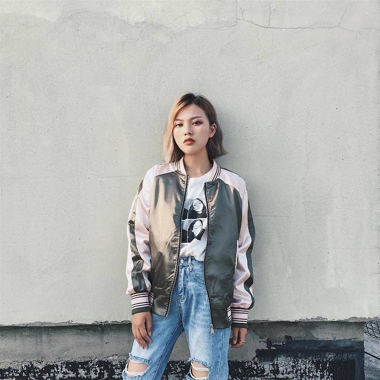 レディース　ライトアウター　ジャケット　スタンドカラー　スカジャン　ジップアップ　長袖　刺繍　カジュアル　大人可愛い　ストリート系　スポーツ　観戦　ジョギング　デート　お出かけ　デイリー　グレー　送料無料