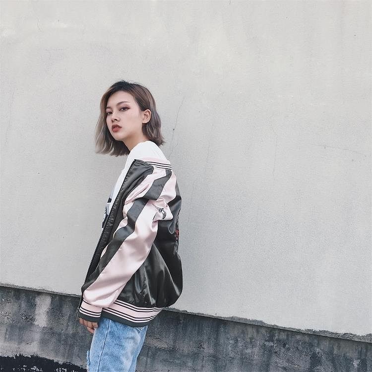 レディース　ライトアウター　ジャケット　スタンドカラー　スカジャン　ジップアップ　長袖　刺繍　カジュアル　大人可愛い　ストリート系　スポーツ　観戦　ジョギング　デート　お出かけ　デイリー　グレー　送料無料