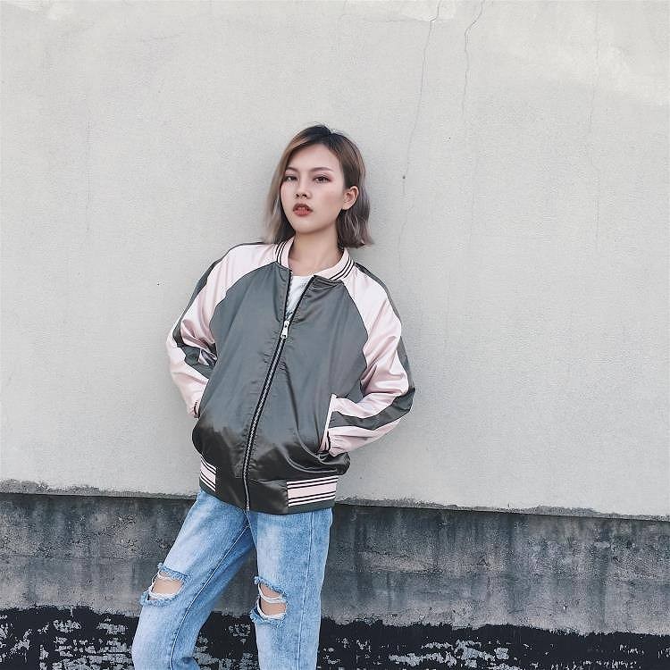 レディース　ライトアウター　ジャケット　スタンドカラー　スカジャン　ジップアップ　長袖　刺繍　カジュアル　大人可愛い　ストリート系　スポーツ　観戦　ジョギング　デート　お出かけ　デイリー　グレー　送料無料