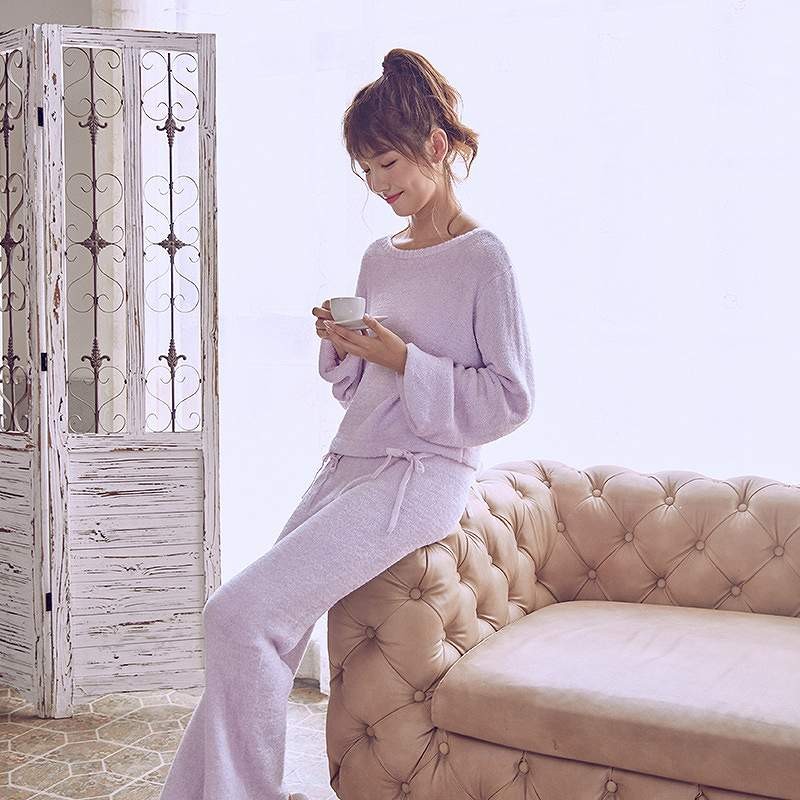 レディース　パジャマ　ナイトウェア　長袖　秋　冬　パイル　ベルベット　上下セット　部屋着　ルームウェア　ゆったり　シンプル　キュート　かわいい　フェミニン　ホワイト　白　ピンク　パープル　送料無料