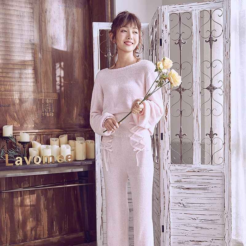 レディース　パジャマ　ナイトウェア　長袖　秋　冬　パイル　ベルベット　上下セット　部屋着　ルームウェア　ゆったり　シンプル　キュート　かわいい　フェミニン　ホワイト　白　ピンク　パープル　送料無料