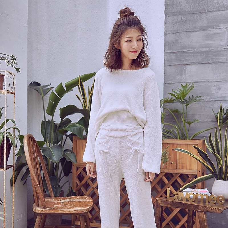 レディース　パジャマ　ナイトウェア　長袖　秋　冬　パイル　ベルベット　上下セット　部屋着　ルームウェア　ゆったり　シンプル　キュート　かわいい　フェミニン　ホワイト　白　ピンク　パープル　送料無料