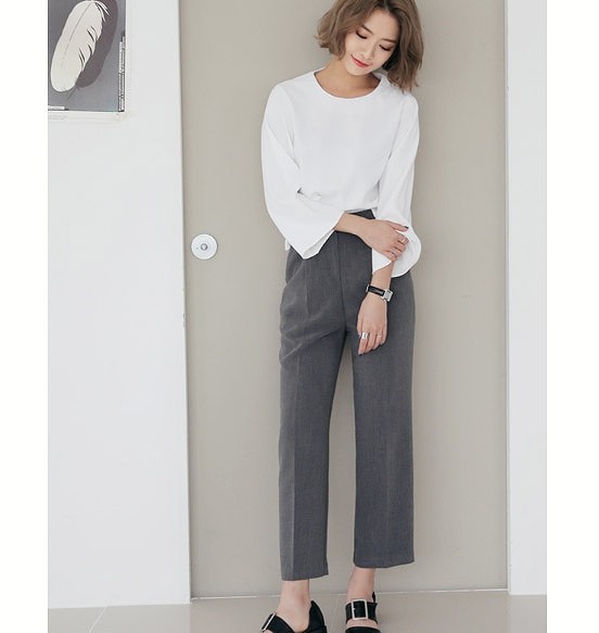 レディース　トップス　カットソー　Tシャツ　長袖　無地　ゆったり　春秋　ラウンドネック　大きいサイズ　大人可愛い　フリーサイズ　シンプル　カジュアル　フェミニン　普段着　ラフスタイル　デート　ブラック　ホワイト　レッド　カーキ　送料無料