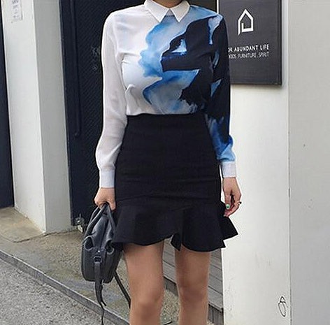 レディース　トップス　フラワープリント　シャツ　ブラウス　カットソー　長袖　ゆったり　春秋　大きいサイズ　大人　シック　シンプル　フリーサイズ　花柄　お出かけ　旅行　仕事　オフィス　ブラック　ホワイト　送料無料