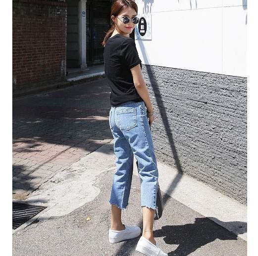 レディース　ボトムス　ストレート　デニムパンツ　フレイドヘム　ジーンズ　切りっぱなし　無地　スリム　美脚　脚長効果　大人カジュアル　人気　お出かけ　普段着　リゾート　デート　ブルー　送料無料
