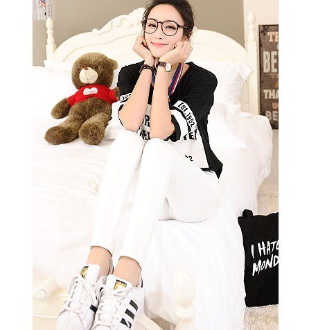 レディース　ボトムス　デニムパンツ　スキニー　ストレッチ　無地　スリム　美脚　脚長効果　大人カジュアル　人気　お出かけ　普段着　リゾート　デート　ホワイト　ブラック　ディープブルー　ライトブルー　送料無料