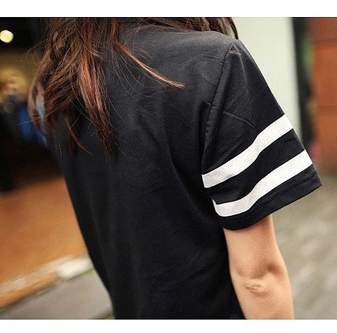 レディース　トップス　カットソー　Tシャツ　半袖　ロゴ　ライン　シンプル　無地　ラウンドネック　大きいサイズ　大人カジュアル　パンク　ロック　普段着　おしゃれ　デート　リゾート　ホワイト　ブラック　送料無料