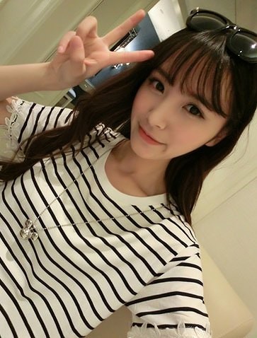 レディース トップス　Ｔシャツ　カットソー　ボーダー　定番　カジュアル　フェミニン　春　夏　花　半袖　送料無料