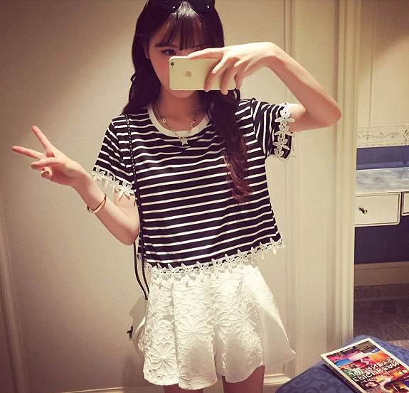 レディース トップス　Ｔシャツ　カットソー　ボーダー　定番　カジュアル　フェミニン　春　夏　花　半袖　送料無料