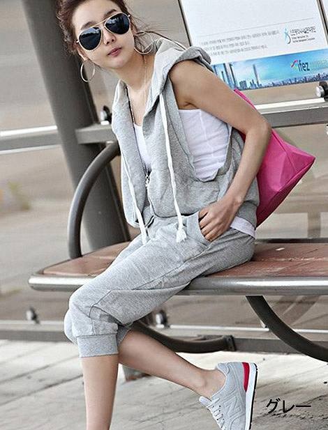 レディース　トップス　ノースリーブパーカー　ベスト　イージーパンツ　オシャレ　ファッション　大人カジュアル　ラフ　重ね着　シンプル　単色　上下セット　グレー　ホワイト　送料無料