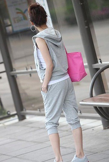 レディース　トップス　ノースリーブパーカー　ベスト　イージーパンツ　オシャレ　ファッション　大人カジュアル　ラフ　重ね着　シンプル　単色　上下セット　グレー　ホワイト　送料無料