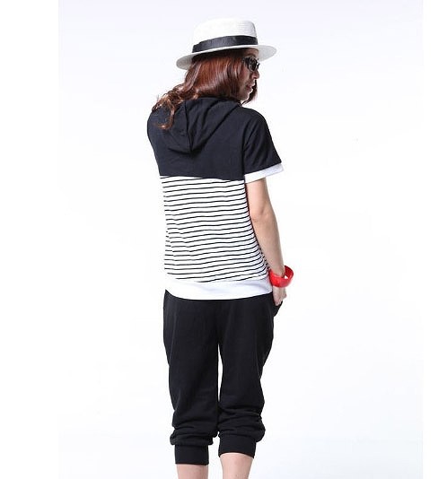 レディース　ファッション　女性　かわいい　おしゃれ　大人カジュアル　トップス　シャツ　カットソー　フード付き　半袖　ラウンドネック　ボーダー　ブラック　レッド　デート　買い物　レジャー　送料無料