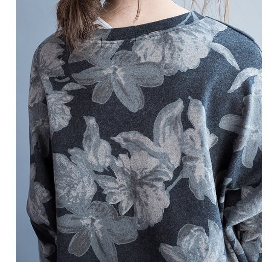 レディース　トップス　ドルマン　カットソー　Tシャツ　ラウンドネック　長袖　花柄　フラワー　シンプル　エレガント　上品　フリーサイズ　フェミニン　オフィス　デート　お出かけ　デイリー　ネイビー　送料無料