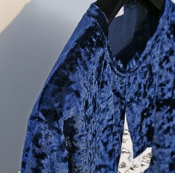 レディース　ベロア　スタッズ　星柄　Tシャツ　半袖　ショートスリーブ　人気　春　夏物　女性　大人　カジュアル　キュート　可愛い　フェミニン　上品　おしゃれ　ファッション　オリーブ　フリーサイズ　ワンサイズ　送料無料