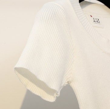 レディース　カットソー　ニット　ショート丈　半袖　ラウンドネック　人気　春　夏物　女性　大人　カジュアル　キュート　可愛い　フェミニン　上品　おしゃれ　ファッション　ホワイト　ブラック　グレー　ブラウン　フリーサイズ　ワンサイズ　送料無料