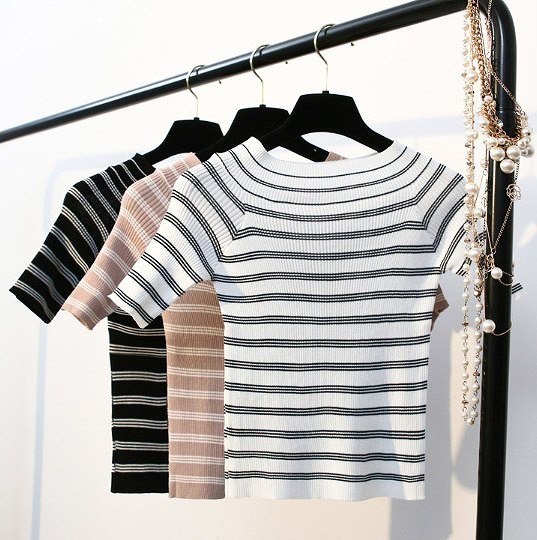 レディース　カットソー　ニット　半袖　ショートスリーブ　ラウンドネック　人気　春　夏物　女性　大人　カジュアル　キュート　可愛い　フェミニン　上品　おしゃれ　ファッション　ホワイト　ブラック　ピンク　フリーサイズ　ワンサイズ　送料無料