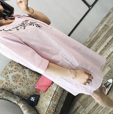 レディース　花柄　刺繍　ひざ上丈　ショート丈　ワンピース　ストライプ　半袖　人気　春物　夏物　女性　大人　カジュアル　キュート　可愛い　フェミニン　おしゃれ　ファッション　グレー　ピンク　ブルー　フリーサイズ　ワンサイズ　送料無料