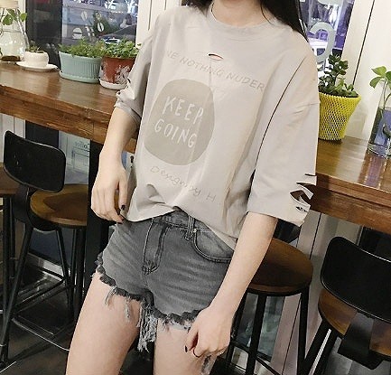 レディース　クラッシュ加工　ダメージ　Tシャツ　半袖　クルーネック　トップス　人気　春　夏物　女性　大人　カジュアル　キュート　可愛い　フェミニン　セクシー　おしゃれ　ファッション　グレー　ピンク　ホワイト　グリーン　フリーサイズ　ワンサイズ　送料無料