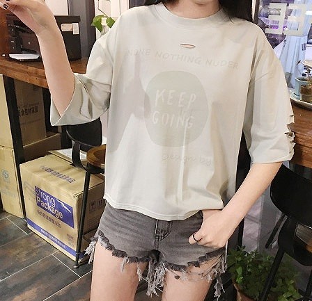 レディース　クラッシュ加工　ダメージ　Tシャツ　半袖　クルーネック　トップス　人気　春　夏物　女性　大人　カジュアル　キュート　可愛い　フェミニン　セクシー　おしゃれ　ファッション　グレー　ピンク　ホワイト　グリーン　フリーサイズ　ワンサイズ　送料無料