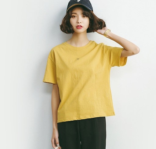 レディース　ハート　Tシャツ　半袖　ラウンドネック　クルーネック　トップス　人気　春　夏物　女性　大人　カジュアル　キュート　可愛い　フェミニン　セクシー　おしゃれ　ファッション　ブルー　ホワイト　ブラック　イエロー　フリーサイズ　ワンサイズ　送料無料