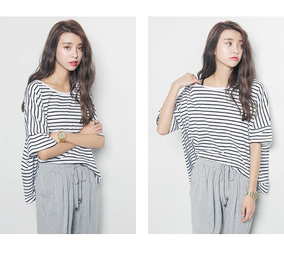 レディース　ボーダー　Tシャツ　半袖　ラウンドネック　トップス　人気　春　夏物　女性　大人　カジュアル　キュート　可愛い　フェミニン　セクシー　おしゃれ　ファッション　ネイビー　ホワイト　ブラック　S　M　サイズ　送料無料