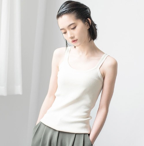 レディース　タンクトップ　ノースリーブ　ベスト　トップス　春物　夏物　女性　大人　カジュアル　可愛い　フェミニン　おしゃれ　ファッション　ホワイト　グレー　ブラック　パープル　ブラウン　黒　フリーサイズ　ワンサイズ　送料無料